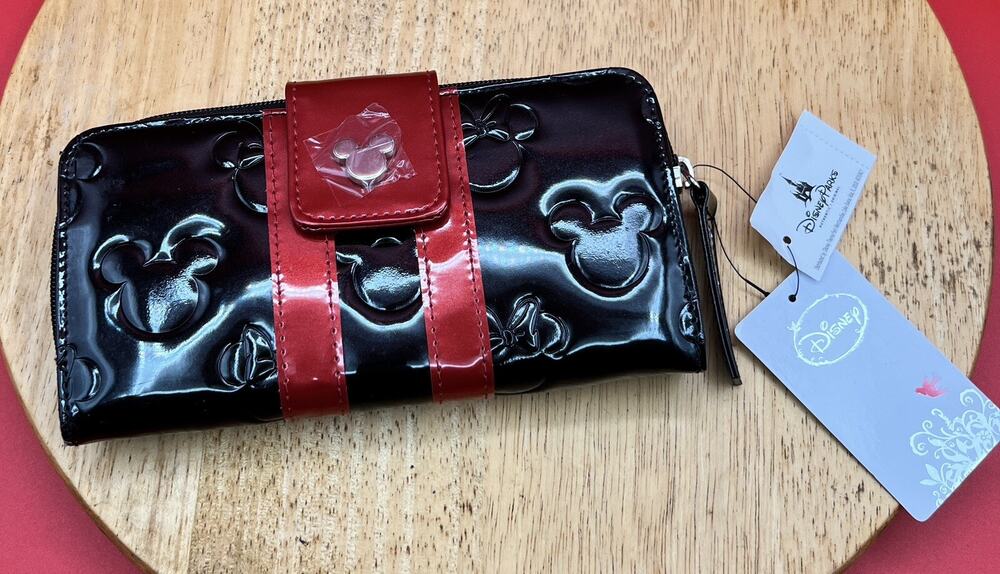 Loungefly Minnie Love Mickey Wallet Disney Parks Embossed Zip NWT